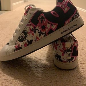 DC skateboarding shoes